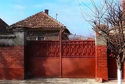 Casă cu Teren 1075 Mp în Central - 6