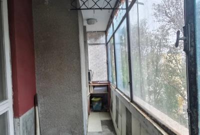 Tomis 1 - ap 3 cam, et 4/4 , gaze la usa (necesita renovare) - 13