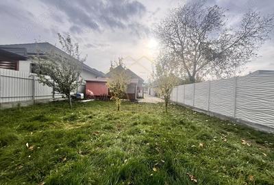 Casă cu 4 camere cu Canalizare în Central - 1