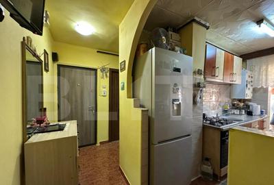 Apartament de vanzare 2 camere decomandat, zona Centrala Sac - 2