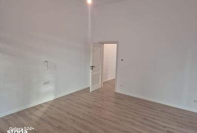Casă cu 4 camere cu Teren 462 Mp în Central - 15
