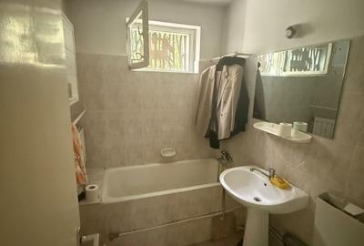 Apartament spatios cu 4 camere, etaj 1 - decomandat, zona Sasar - 13