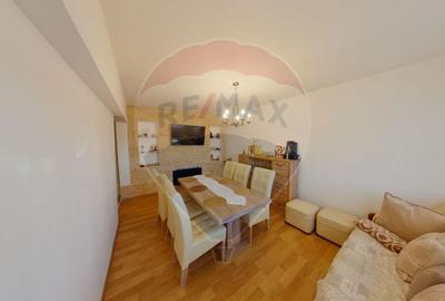 Apartament cu 4 camere decomandat, mobilat în Central - 1
