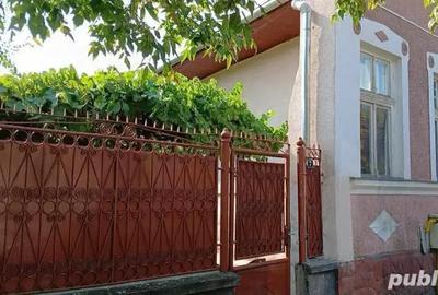 Vand casa cu 700 MP teren in orasul TG MURE?