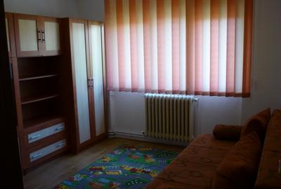 Apartament cu 2 camere decomandat, mobilat în Între Lacuri