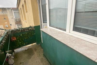 Apartament cu 2 camere decomandat în Craiovița Nouă - 2