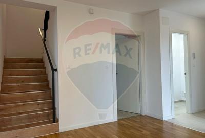 Vila cu 4 camere de vanzare in Liziera de Lac - 2