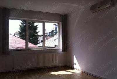 Casă cu 5 camere în Floreasca