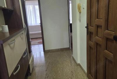 Apartament cu 3 camere decomandat în Spitalul Județean - 9