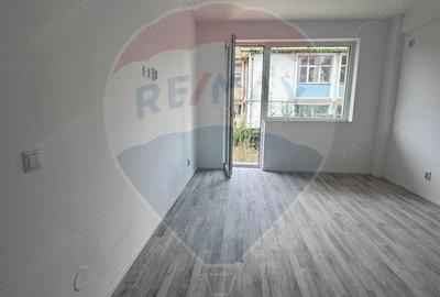 2 camere + curte, bloc nou, zona centrala - 1