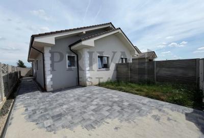 Casă individuală cu 3 camere cu Canalizare în Moșnița Nouă - 2