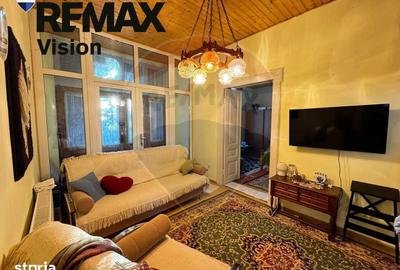 Casă cu 5 camere cu Teren 9500 Mp în Catane - 2