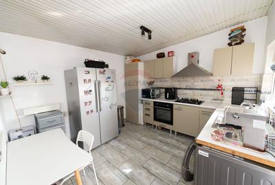 Casa de vanzare, 5 camere, 200 mp utili, 400mp teren, oras Pantelimon - 11
