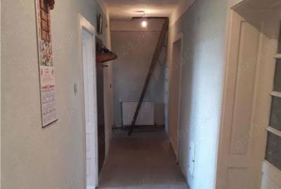 Casă cu 4 camere în Central - 8