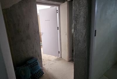 Duplex cu 7 camere cu Canalizare în Vest - 20