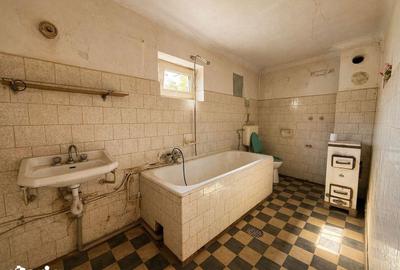 Casă cu 3 camere cu Teren 1082 Mp în Central - 6