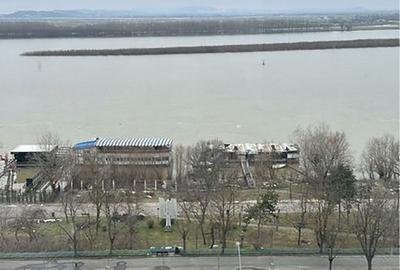 Apartament cu 3 camere decomandat în Faleză - 1