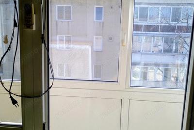 Apartament cu 3 camere semidecomandat în Șagului - 3