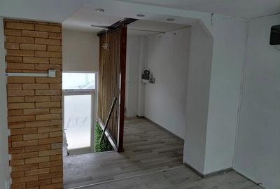 Inchiriez spa?iu comercial -birou - 2