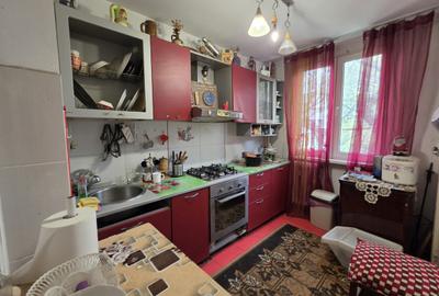 Apartament cu 2 camere decomandat în Drumul Taberei