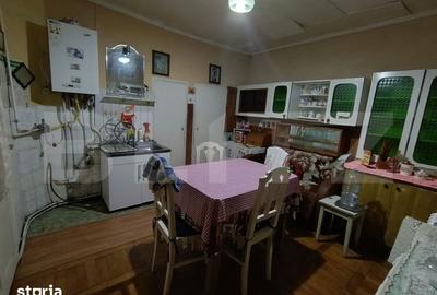 Casă cu 4 camere cu Teren 1000 Mp în Central - 9