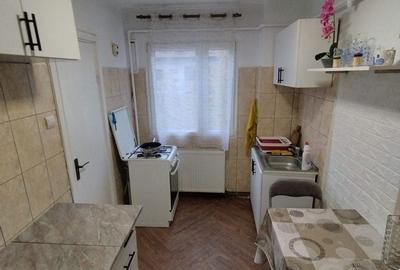 Apartament cu 3 camere semidecomandat în Central - 8