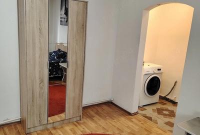 Apartament cu 2 camere semidecomandat în Micro 6 - 8