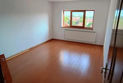 Apartament doua camere spatios zona centrala - 1