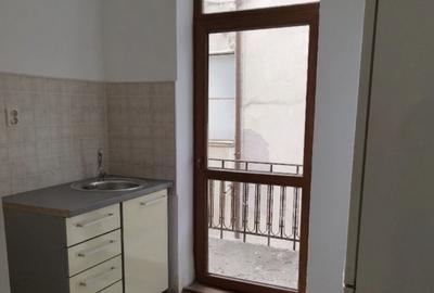 Apartament cu 3 camere semidecomandat în Moșilor - 11