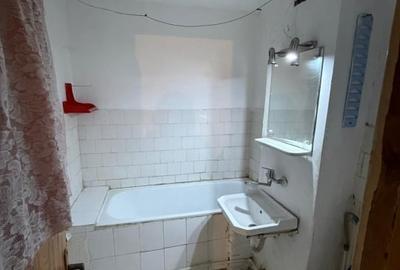 Etaj 2 - Dacia - Piata - 3 camere decomandat - liber - 6