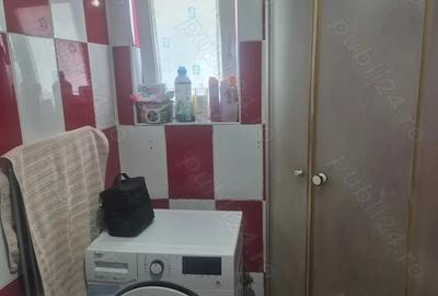 Vand apartament 3 camere in Targu Jiu, strada Sublocotenent Gheorghe Barboi, langa pia?a mica ,et4,s - 9