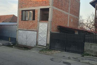 Casă cu 2 camere în Central