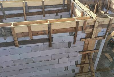 Casă cu 2 camere decomandat în Central - 2