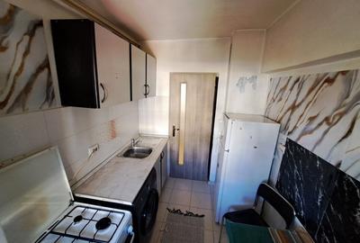 GARSONIERA / 1990 / DECOMANDATA / 42 mp /ET. 1 / STR. MAMULARI / PIATA UNIRII - 18