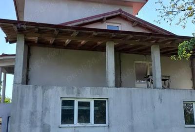 Casă cu 6 camere cu Teren 1100 Mp în Traian - 4