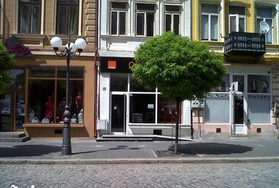 Spațiu comercial, de 200 mp, în Central - 3