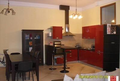 Apartament cu 3 camere semidecomandat, mobilat în Ultracentral