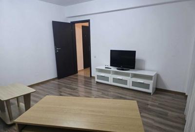 Apartament cu 3 camere decomandat în Apărătorii Patriei
