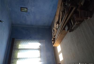 Casă cu 8 camere cu Teren 706 Mp în Ieud