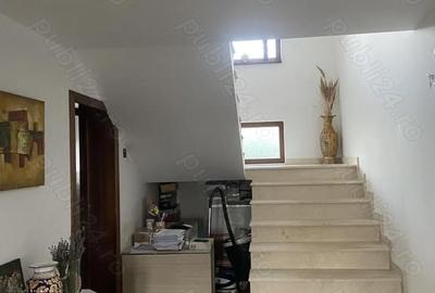 Casă cu 4 camere în Central - 9