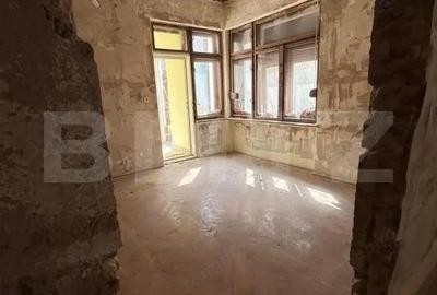 Apartament cu 3 camere decomandat în Centrul Istoric