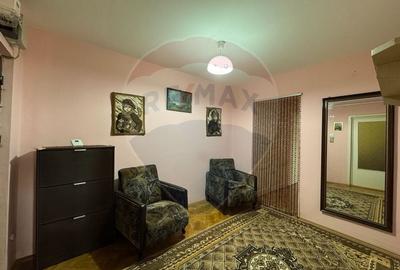 Apartament decomandat 3 camere -centrala proprie  zona Lebada - 10