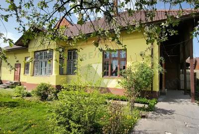 Casă cu 3 camere cu Teren 470 Mp în Dumbrăveni - 1