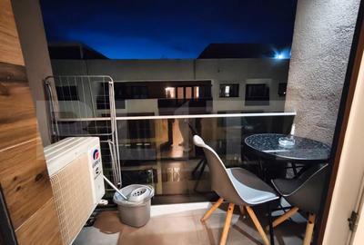 Apartament cu 2 camere decomandat, mobilat în Central