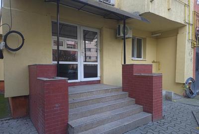 Spa?iu Comercial Modern 3 camere Primul Chiria? Dupa Reno - 2