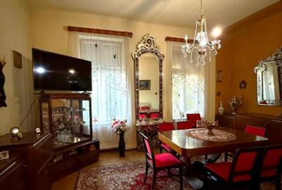 Casa centrala cu teren generos - 800 mp teren - 2