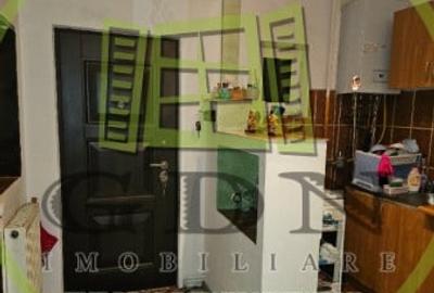 Apartament cu 2 camere semidecomandat, mobilat în Ultracentral