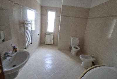 Apartament cu 5 camere decomandat în Săftica - 6