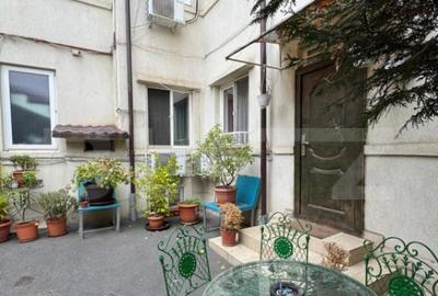 Casa de vanzare, 9 camere, 230 mp, zona - 13 Septembrie - 2