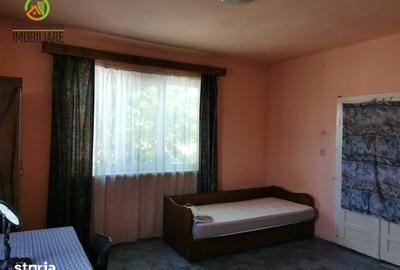 Casă cu 4 camere cu Teren 1978 Mp în Acățari - 9